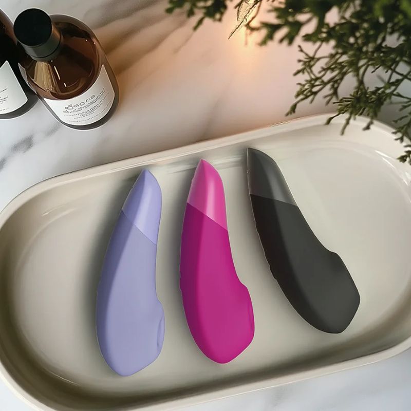 Womanizer Enhance – détail embout large et design ergonomique