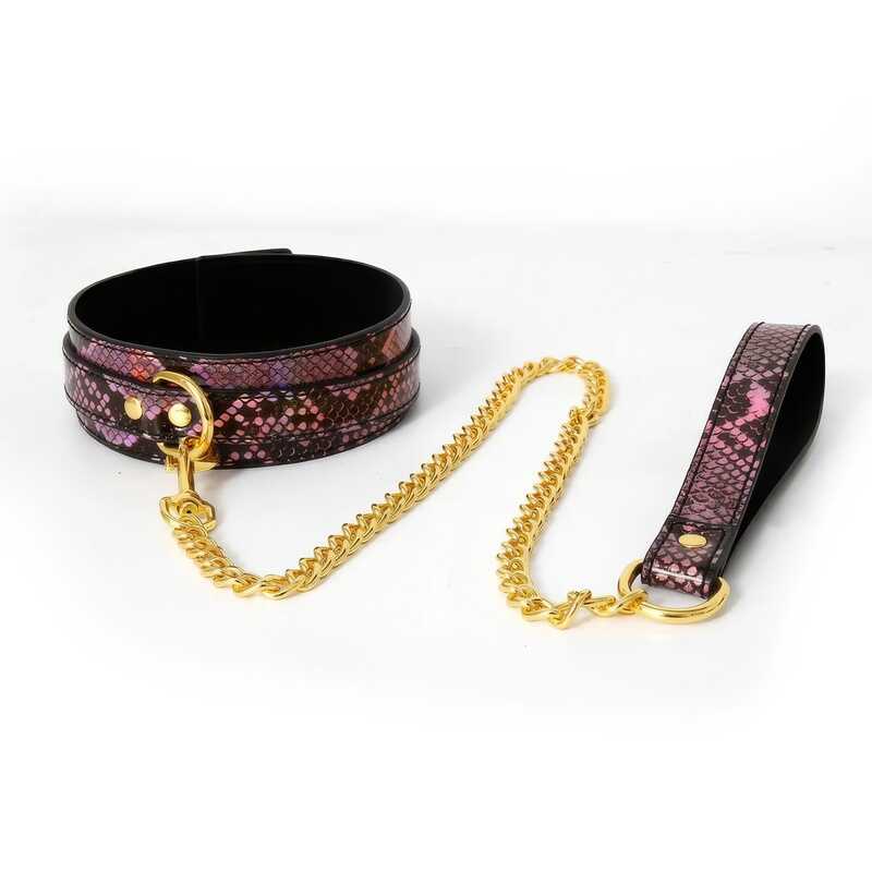 Collier avec laisse BDSM look reptile rose et or, motif reptile brillant, cuir PU vegan | Lady Mary
