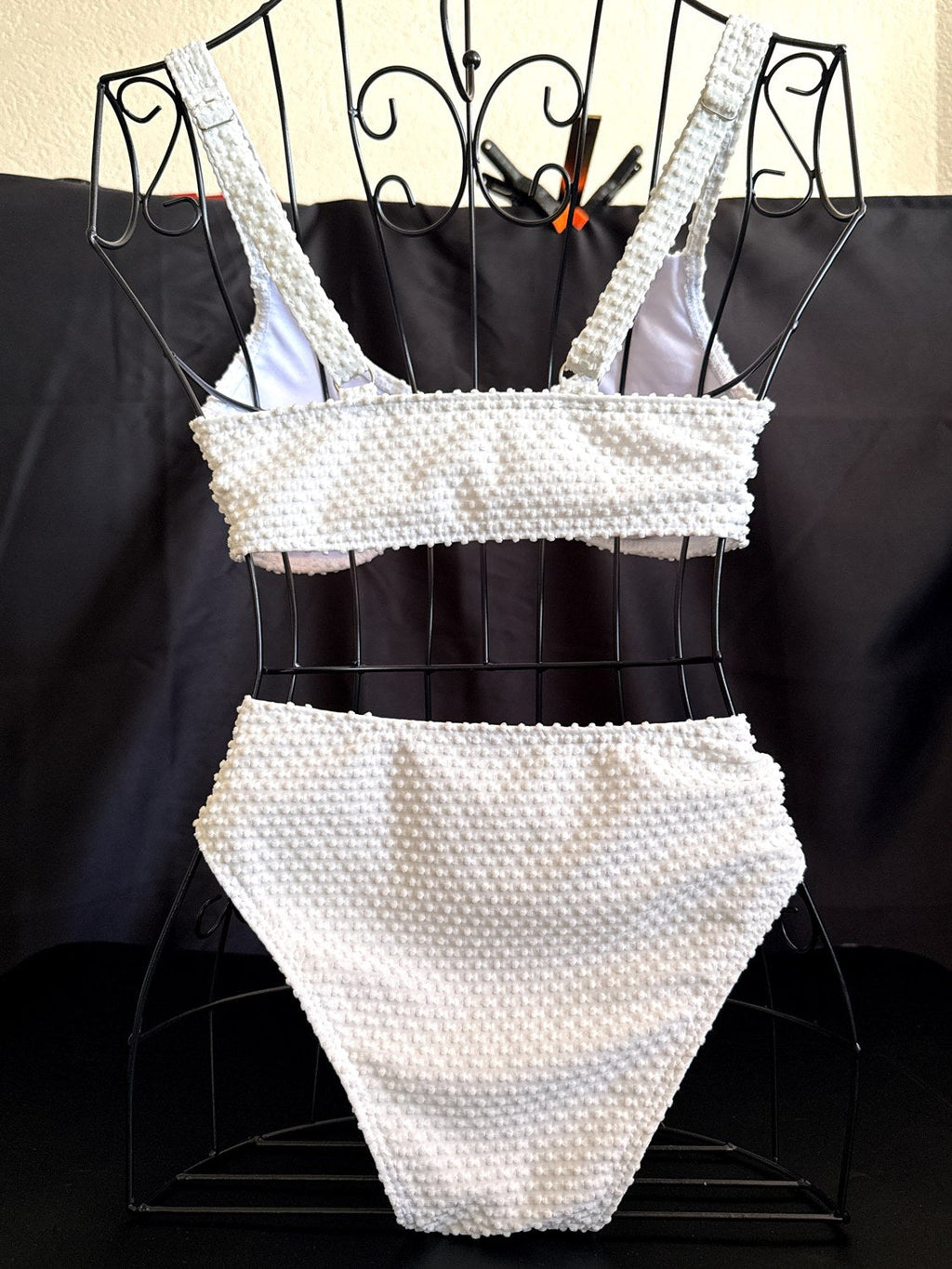 Maillot de bain bikini blanc texturé à boucles dorées – Téa – Les Secrets de Léa, vue 5
